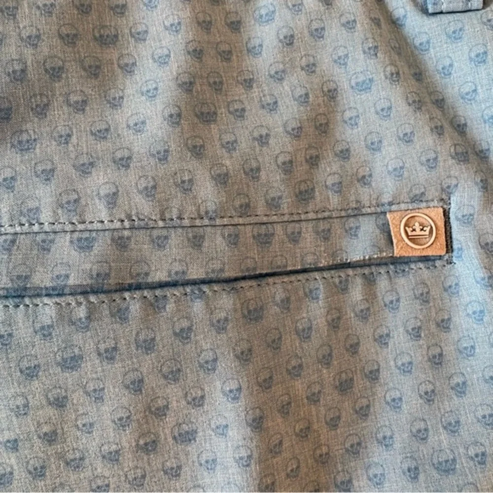 Peter Millar Men's size 34 light blue skull print 10inch‎ inseam shorts. GUC